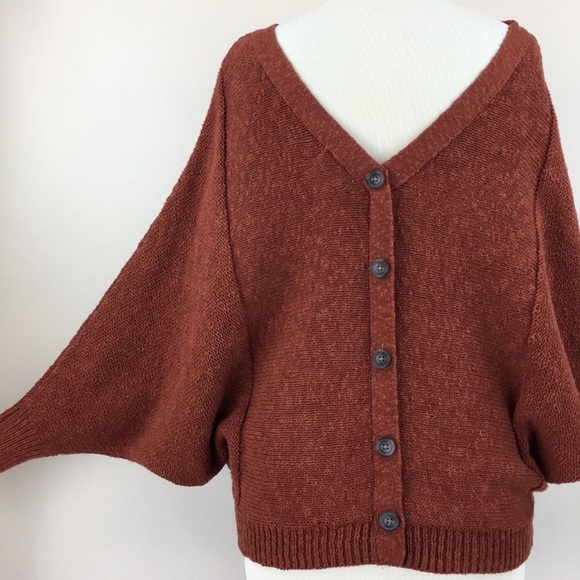 Ruby Moon Button Back Dolman Sleeve Textured Batwing Rust Sweater Size Small - Picture 4 of 6